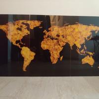 Mappa del mondo su vetro