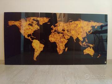 Mappa del mondo su vetro