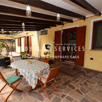 Rustico con terreno nelle vicinanze della città