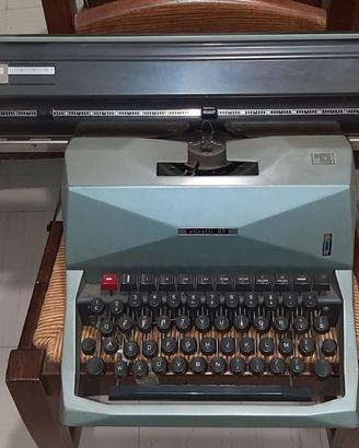 Macchina da scrivere Olivetti 82 diaspron