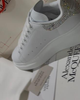McQueen bianca e Swarovski N39 + box e accessori