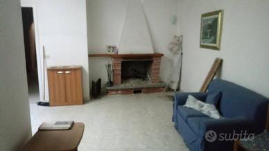 Casa indipendente di 180 m² con più di 5 locali e 