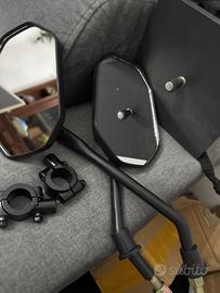 Specchi e luci per moto e bici