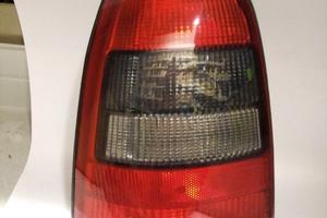 FARO FANALE POSTERIORE SX FUME' MARELLI LLC 942 OP