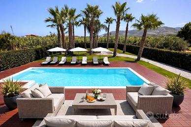 Esclusiva villa di lusso con piscina