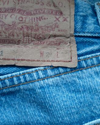 Jeans Levi's mod 501 taglie W 28 e W 29