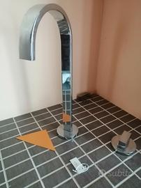 Monocomando per lavabo appoggio