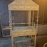 Mobile porta piante in ferro battuto barbecue