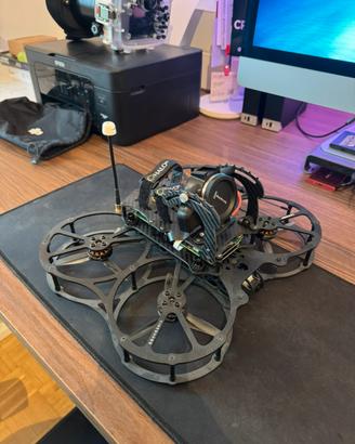 Cinelifter Qav Pro 5 con naked Blackmagic 4k