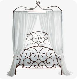 letto a baldacchino 