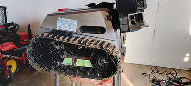 Tosaerba robot professionale a cingoli Lymow One