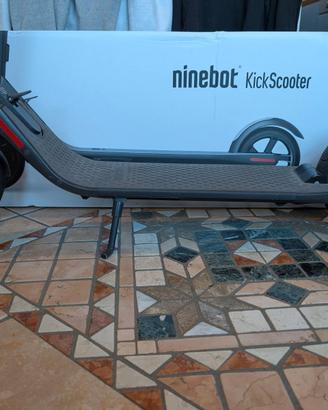 Ninebot ES2 - monopattino elettrico / scooter