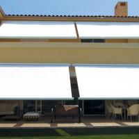 tenda a braccia comandata