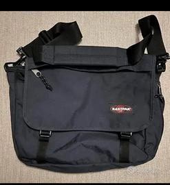 EASTPAK DELEGADE "Borsa blu".