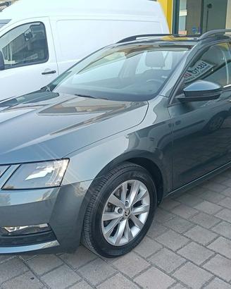 SKODA Octavia 1.4 TSI Wagon Executive G-Tec