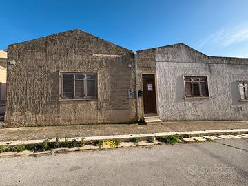 Casa con giardino a Custonaci