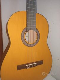 Chitarra Classica, custodia, accordatore, plettri