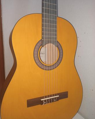 Chitarra Classica, custodia, accordatore, plettri