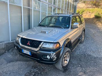 Mitsubishi Pajero Sport GLS