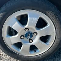 4 cerchi e gomme per ford fiesta da 15