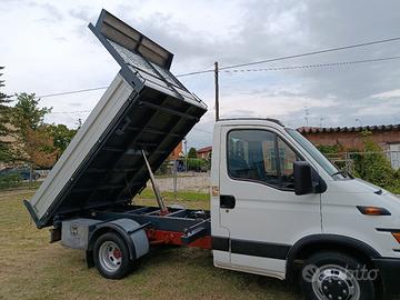 Iveco Daily 35c13 / 2.8 ribalt. trilaterale 2004