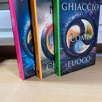 Libri. Trilogia fantasy NEVE COME CENERE