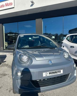 Aixam Miniauto CON STEREO E CERCHI IN LEGA COLORE 