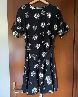 Vestitino elegante a fiori bianchi