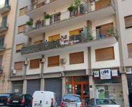 Porto Cavour ufficio 5 vani ristrutturato vari usi