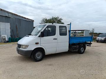 Camion Mercedes 312D Cas.Fis