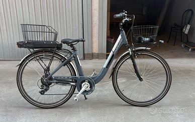 Bici Elettrica Montana E-AYDA da donna.