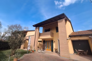Zelarino ampia porzione di villa