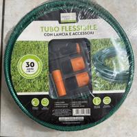Tubo da giardino con accessori. 30 metri