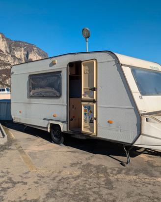 Roulotte Adria Caravan 4057 TK (1994) – 5 Posti