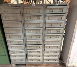 Cassettiera in metallo minuteria