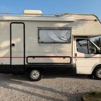 Arca scout 330 su Ford transit Mansardato Anno: