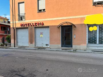 Madonna dell'Olmo - locale commerciale