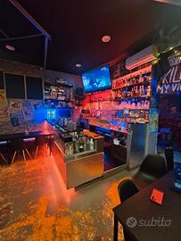 Locale attrezzato per bar, cocktail bar