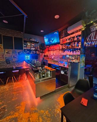 Locale attrezzato per bar, cocktail bar