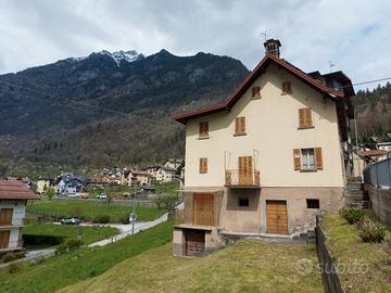 Casa di paese in montagna