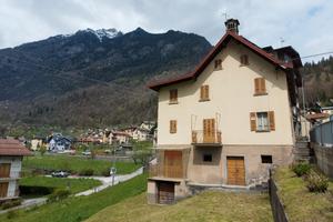 Casa di paese in montagna