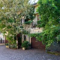 Esclusiva villetta ad angolo in zona Acque Chiare!