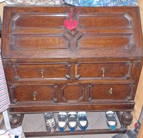 Mobile d'antiquariato