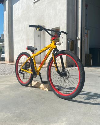 SE BIKE SAVAGE FLYER (wheelie bike)