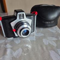 Macchina fotografica vintage Ferrania 3M