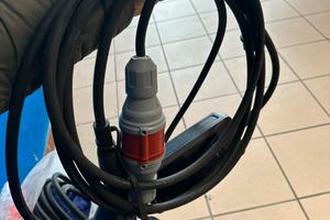 Carichino da casa 3,7 kw.. piu acessori fino 11Kw