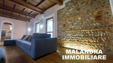 Casa indipendente di 479 m² con più di 5 locali a 