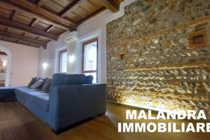 Casa indipendente di 479 m² con più di 5 locali a 