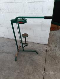 macchinetta x tappare bottiglie e pintoni di sughe