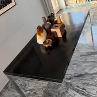 Tavolo in legno e acciaio